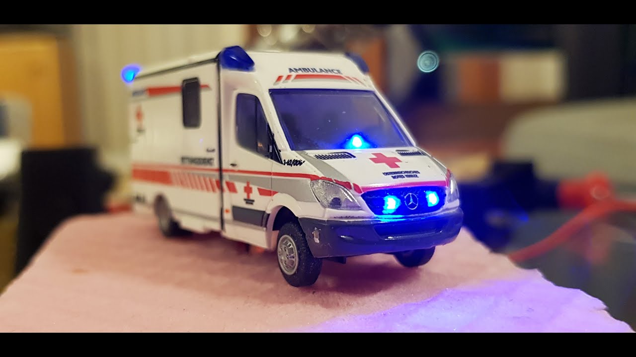 Modellbahn; Modellbau; H0; Rietze; Modellauto; Blaulicht; LED-Einbau; Nachrüstung; Herpa, Umbau, SMD