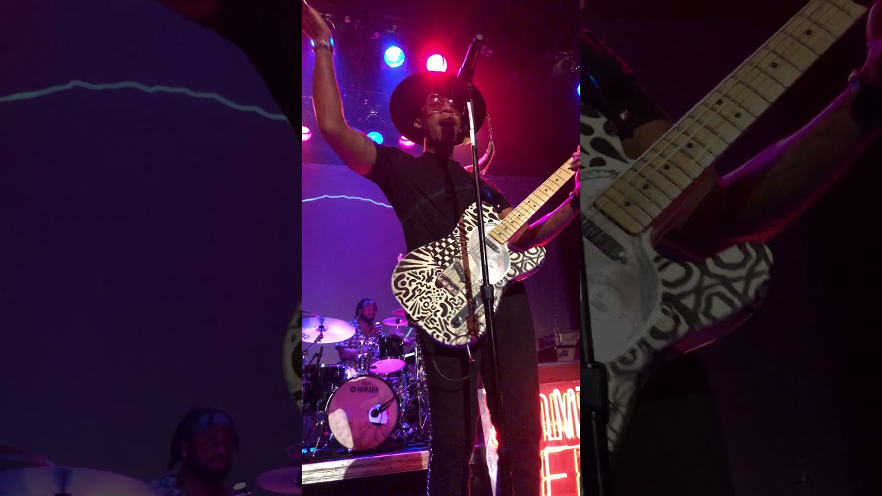 Raphael Saadiq Performing Feels Good