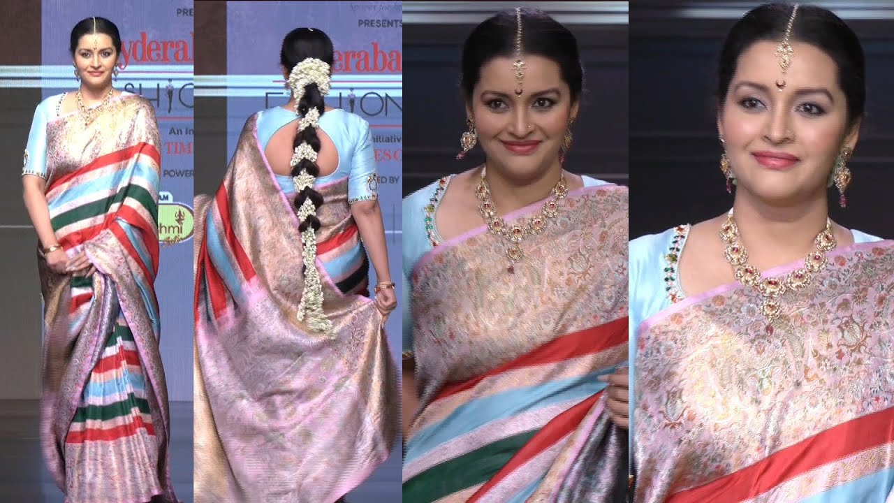 Renu Desai Ramp Walk Visuals at XITI Weaves HTFW2025 | Actress Renu Desai Fashion Show Ramp Walk