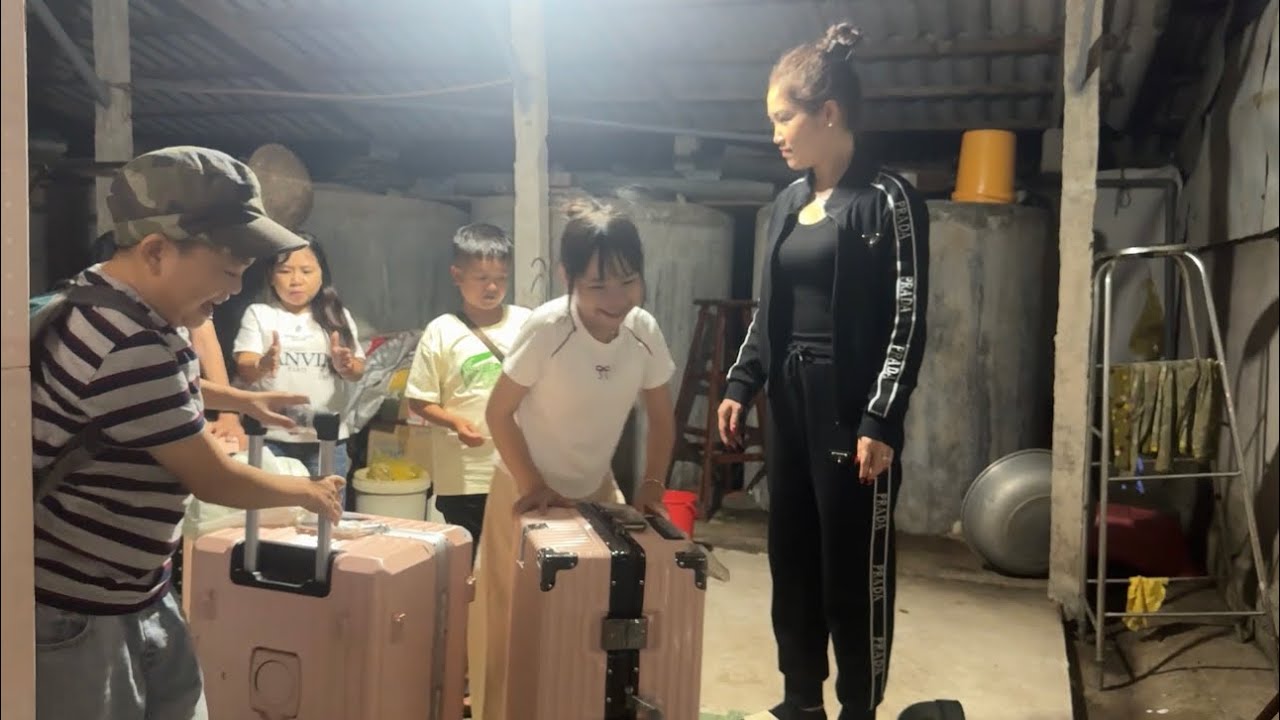 Huy T&iacute; Hon c&ugrave;ng c&aacute;c anh chị trong CLB về nh&agrave; chị kh&aacute;n giả chơi ở tiền giang