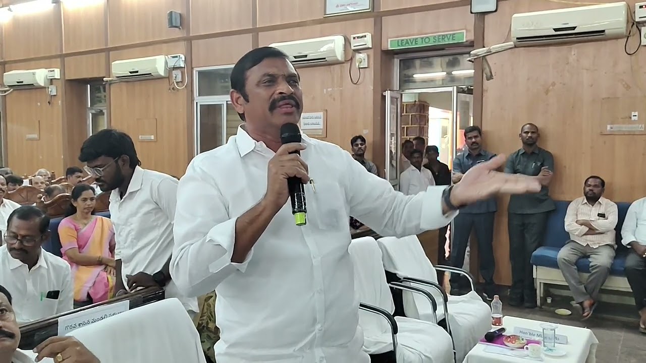 విద్యావ్యవస్థ బలోపేతం కోసం అహర్నిశలు కృషి చేస్తున్న లోకేష్ గారి శ్రమను నీళ్లపాలు చేయవద్దు !