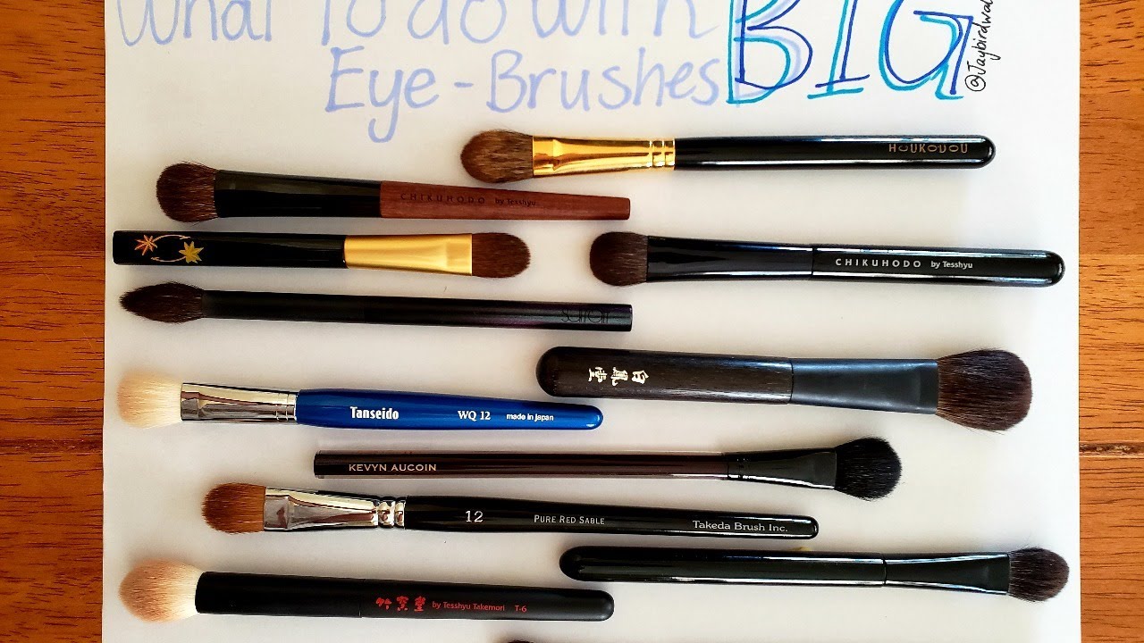 How to Use: Large Eye Brushes