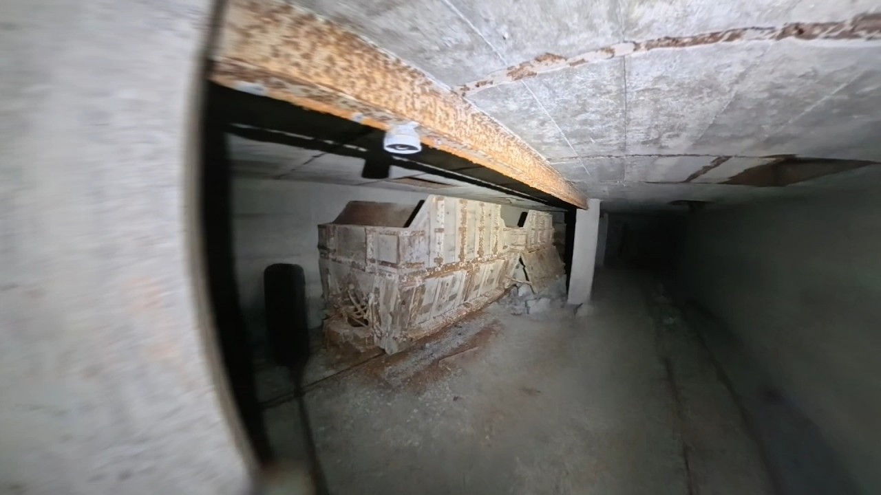 Alte Kalksteinmine in der Schweiz Lostplace