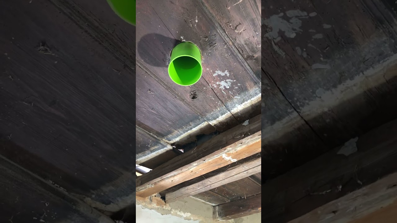 Így teszünk tönkre egy 200 éves vályogházat...