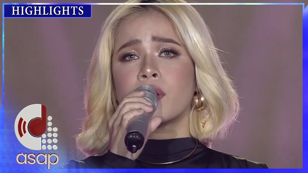 Klarisse performs her newest single 