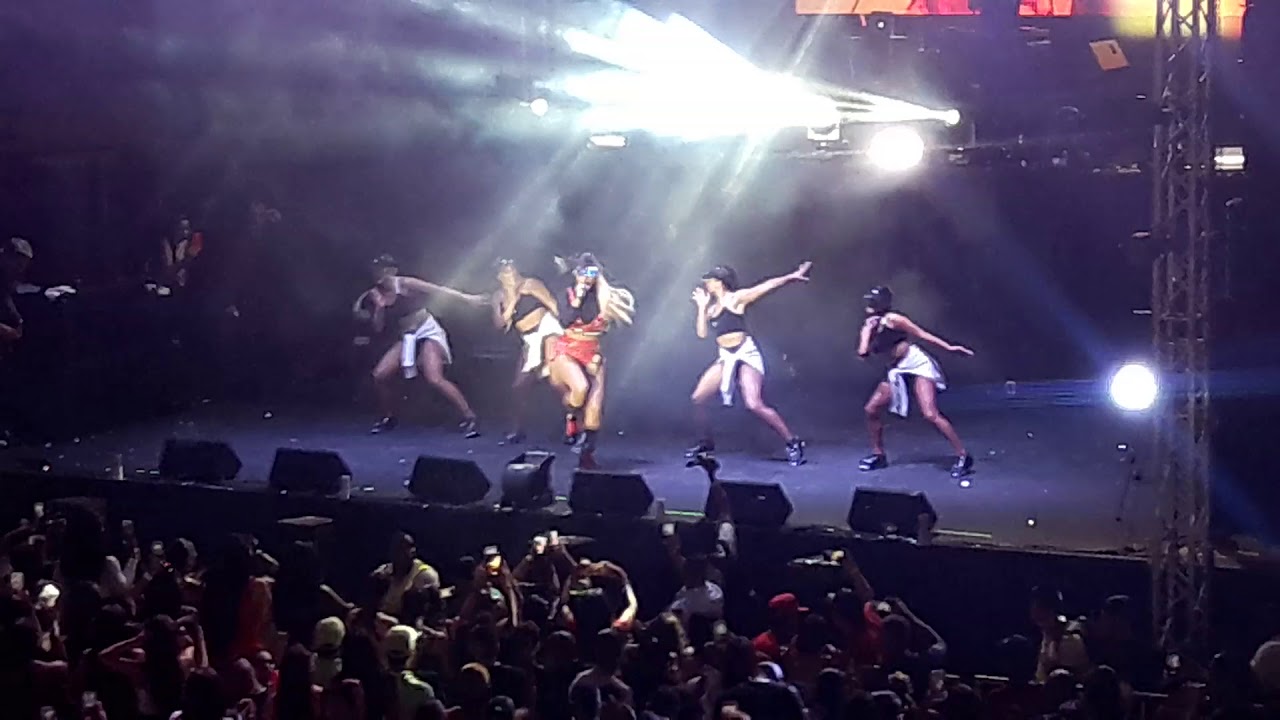 Karol G Ahora me llama concierto en Buenaventura