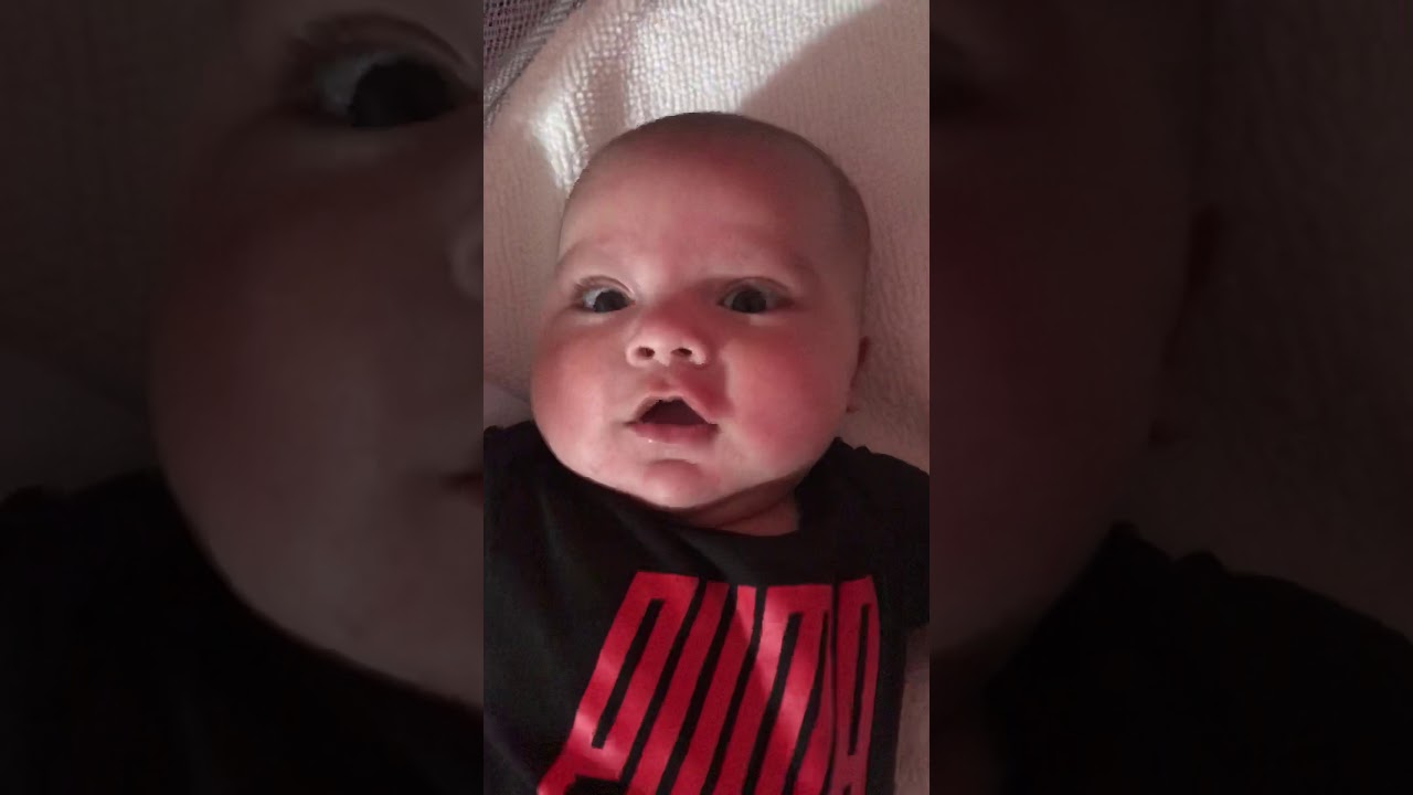 Bebe hablando 2 meses