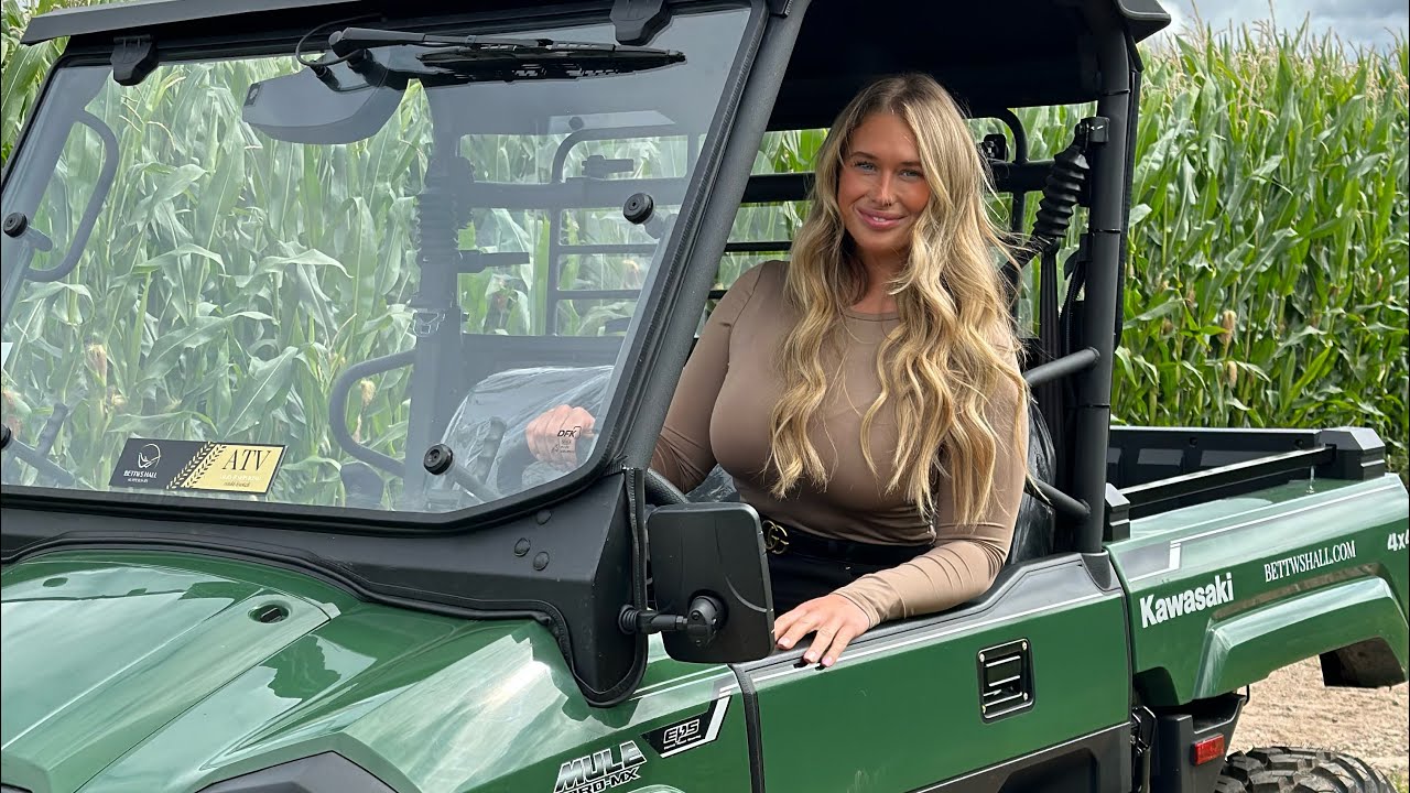 850 коров! Доят на 64-точечной роторной установке!