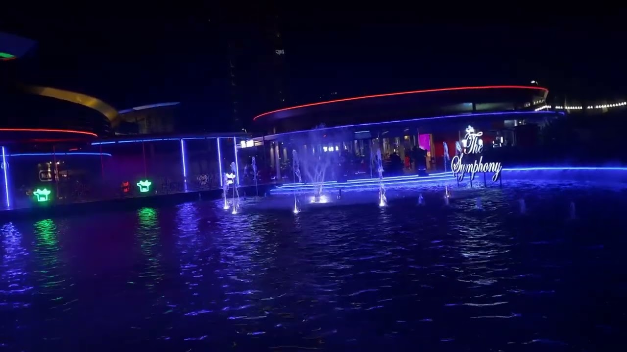 Ioi city mall fountain show!1 :D (1/2)