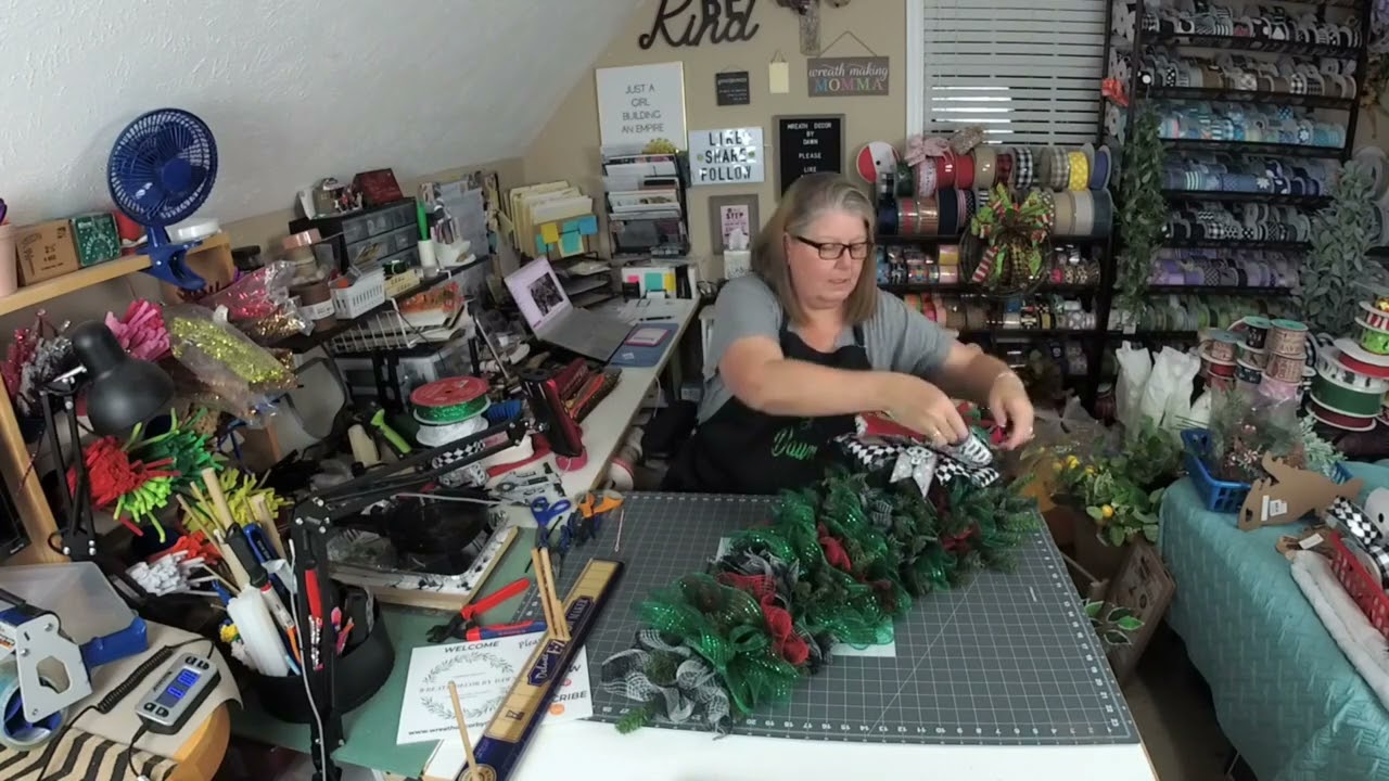 How to make a Church Themed Christmas Swag with Wreath Decor by Dawn