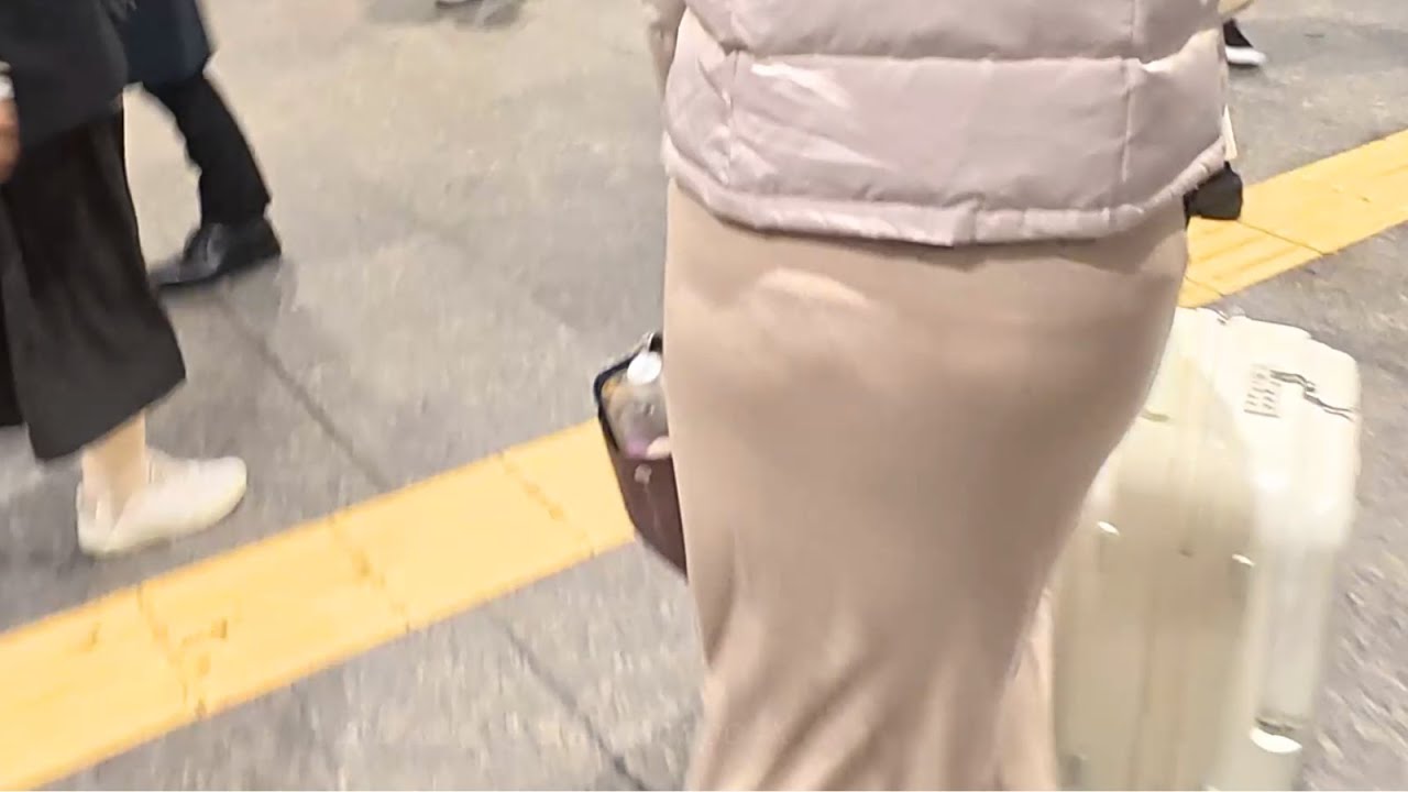 ベージュ一番○○桃