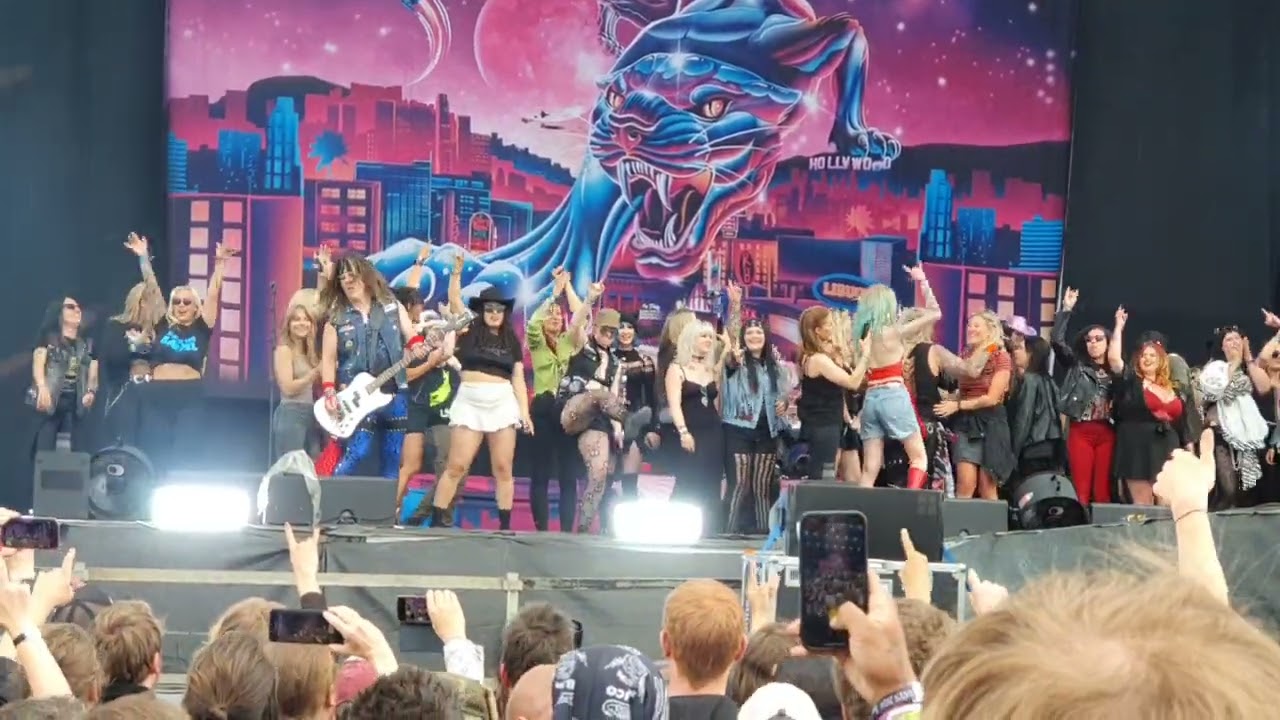 Steel Panther - 17 girls in a row. Sweden rock girls on stage.