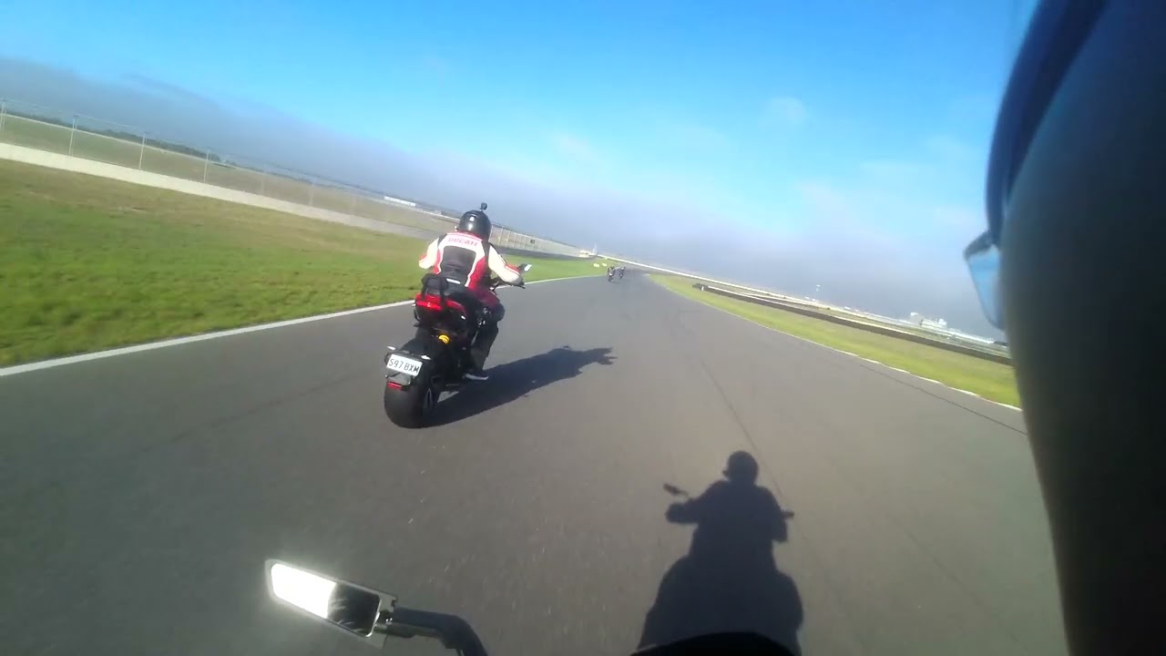 Brekky and Laps 2 090326