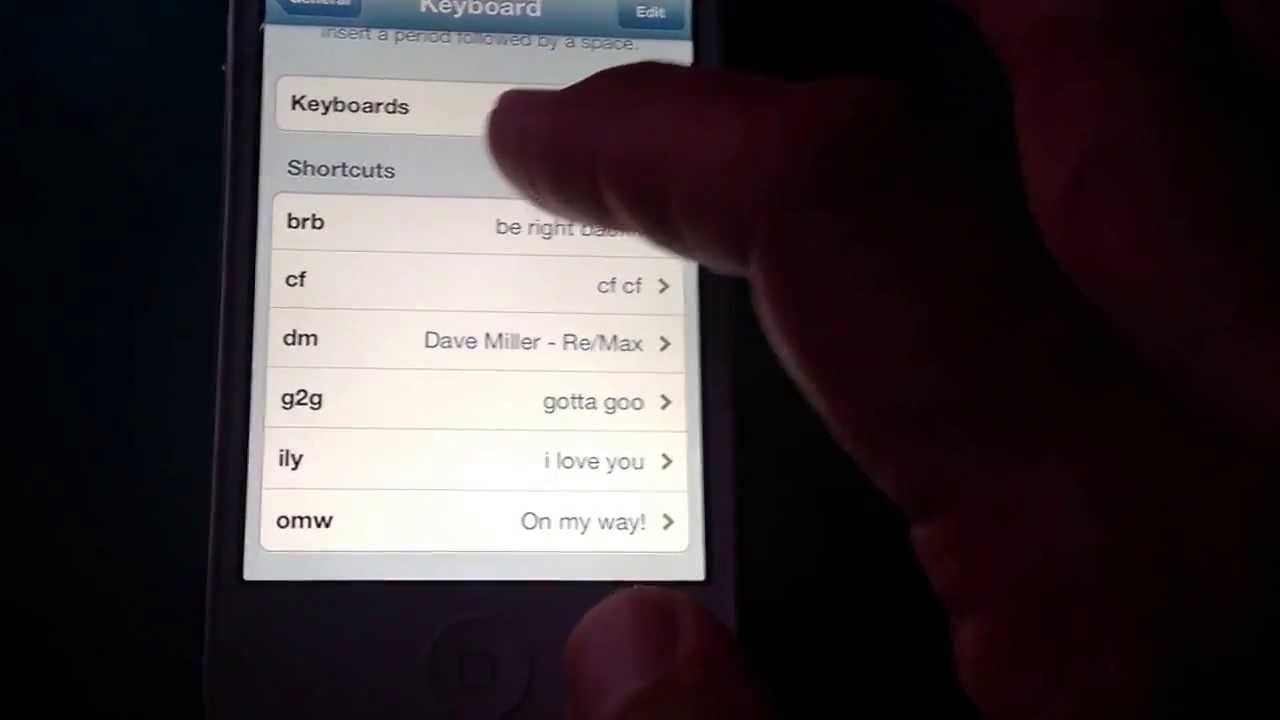 How to add a signature to your text messages on the iPhone