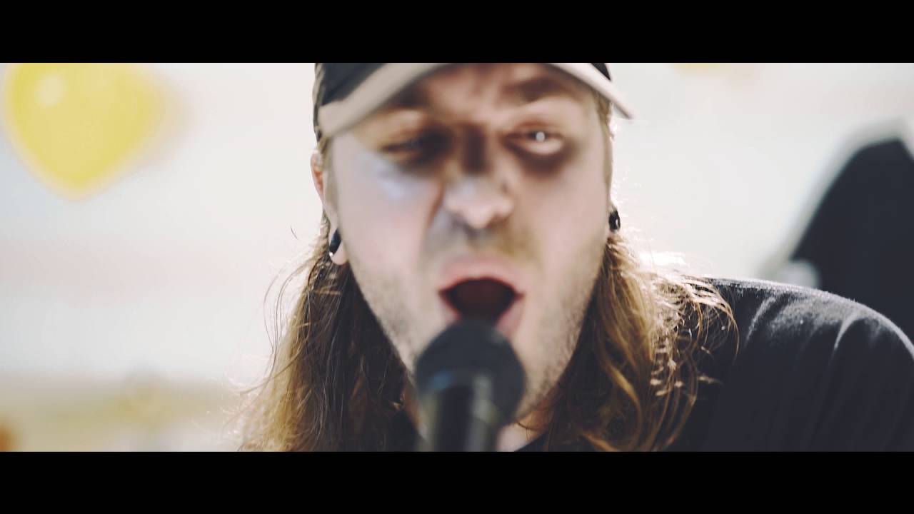 WSTR - Lonely Smiles (Official Music Video)
