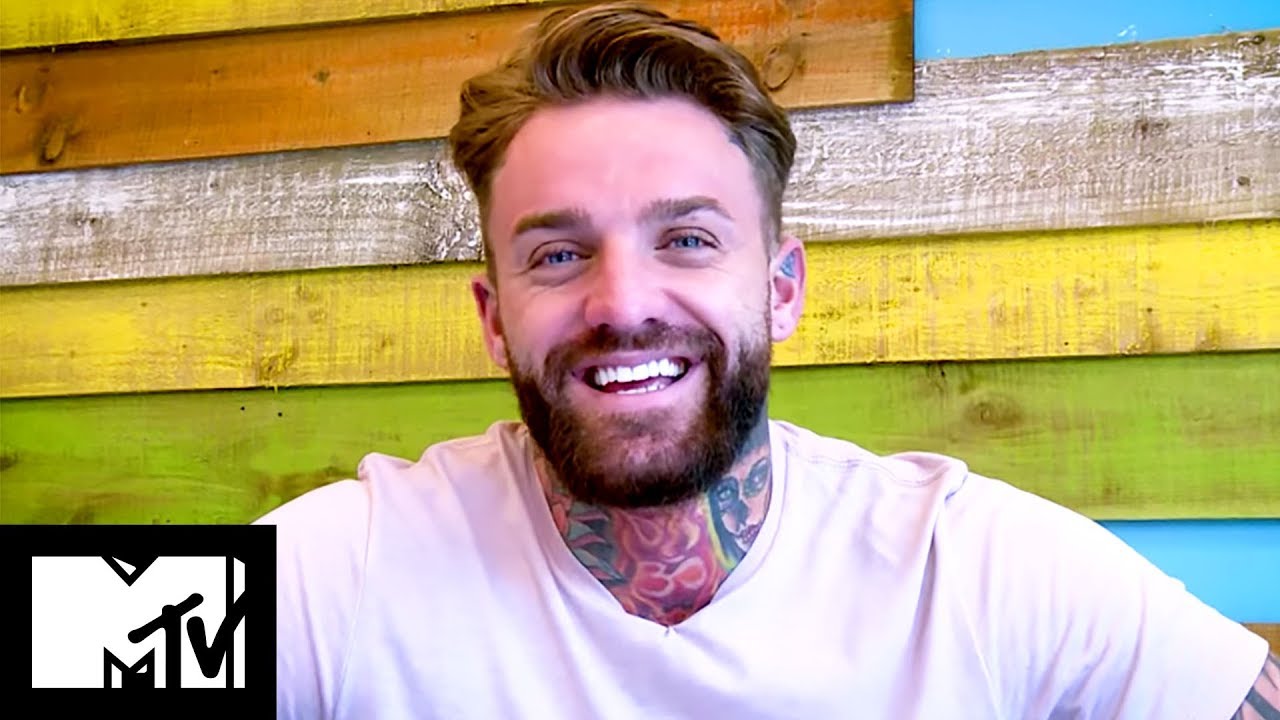 GEORDIE SHORE 15 | 12 VERY PERSONAL QUESTIONS WITH AARON CHALMERS - MTV SHOWS