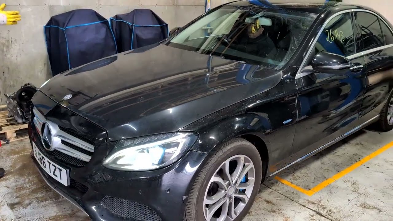 Очередная мелочевка и автомобиль становится недвижимостью. Mercedes C350e (W205, 2015&ndash;2018)