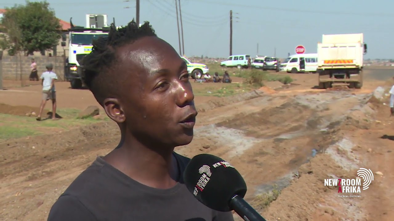Gauteng authorities have stepped in to assist in fixing some of the roads in the Evaton area