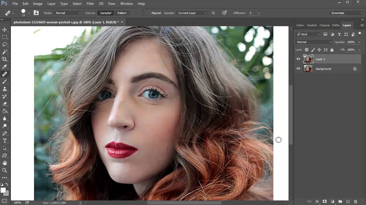 How to Smooth Skin: Adobe Photoshop in 60 Seconds