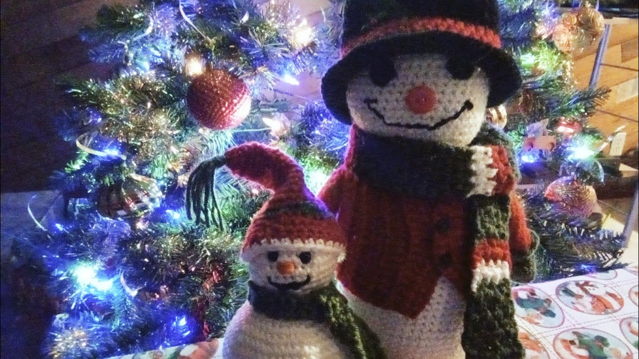 Review Mary Maxim Retro Snowman kit and a free pattern snowman.