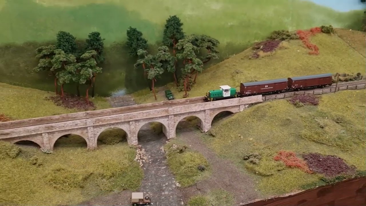 N Gauge Society Hunslet Shunter and Ferry Van