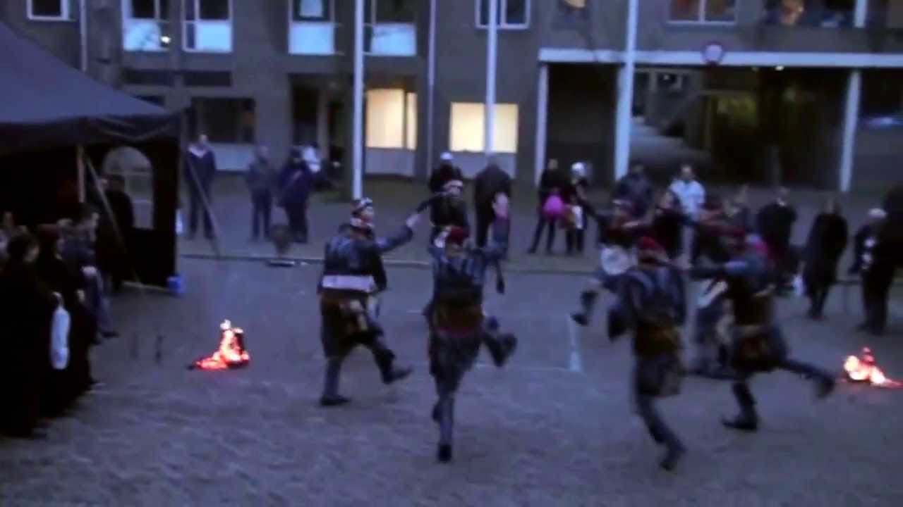 Almelo Zeybek Ekibi Belediye G&ouml;sterisi
