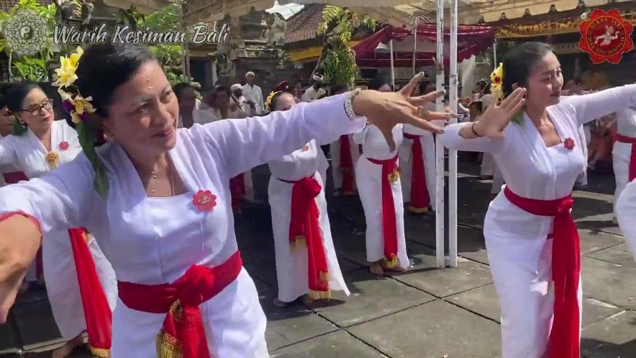 Ngayah Tari Rejang Sutri Pujawali ring Pura Dalem Kahyangan Badung Denpasar
