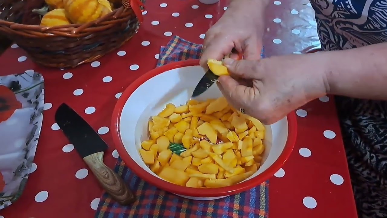Slano ili slatko? Šta god izaberete nećete pogriješiti 😊 Čorba od ukrasnih tikvica 😊
