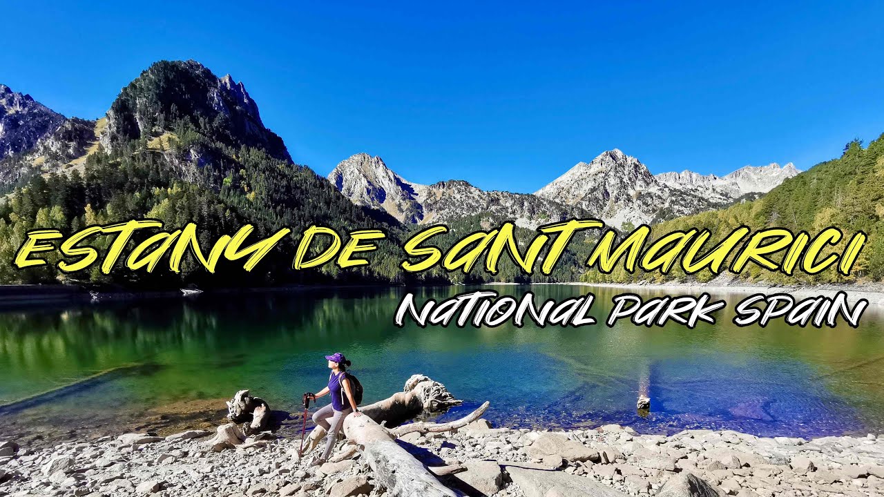 【Autumn Walk in Estany de Sant Maurici, Park National Spain】