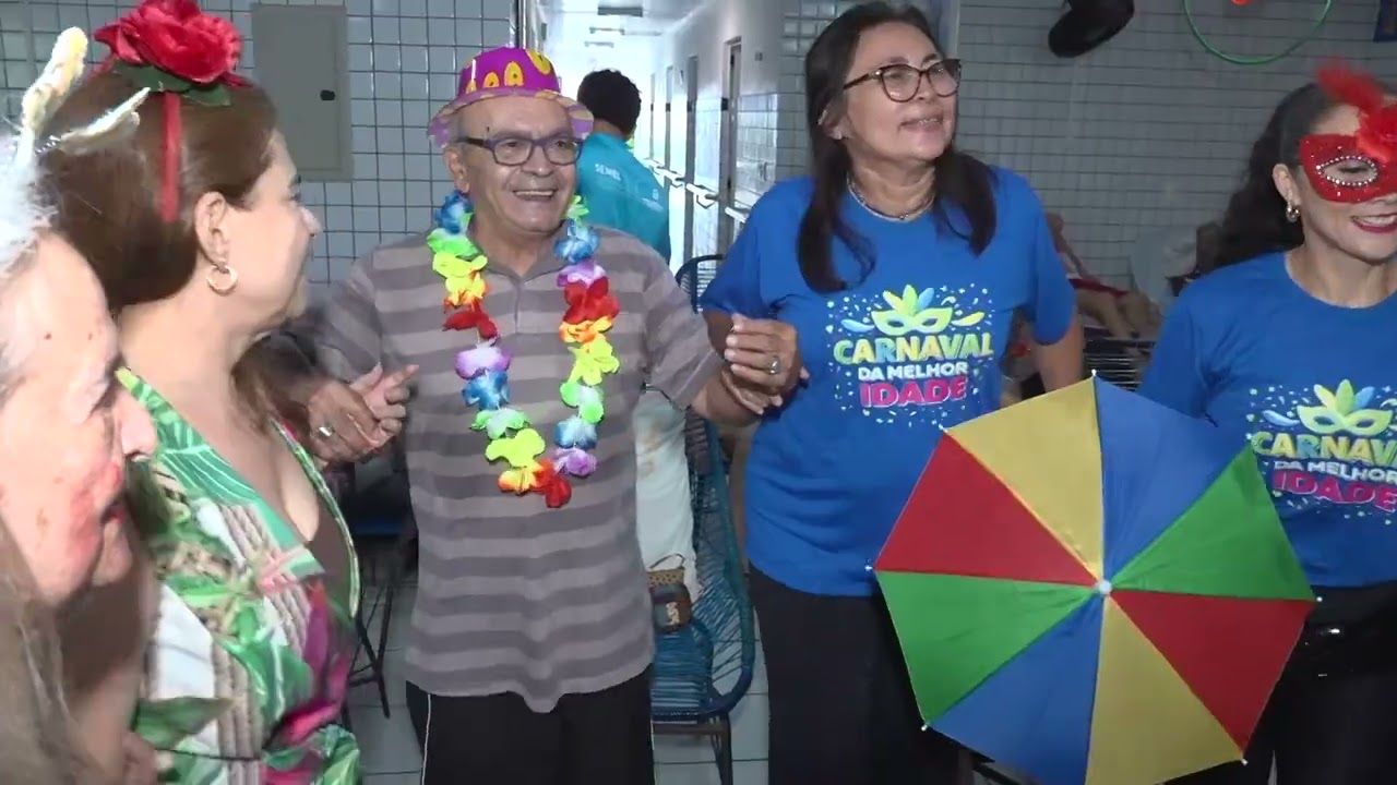 Idosos da Fundação Frederico Ozanam participam de animado baile de Carnaval