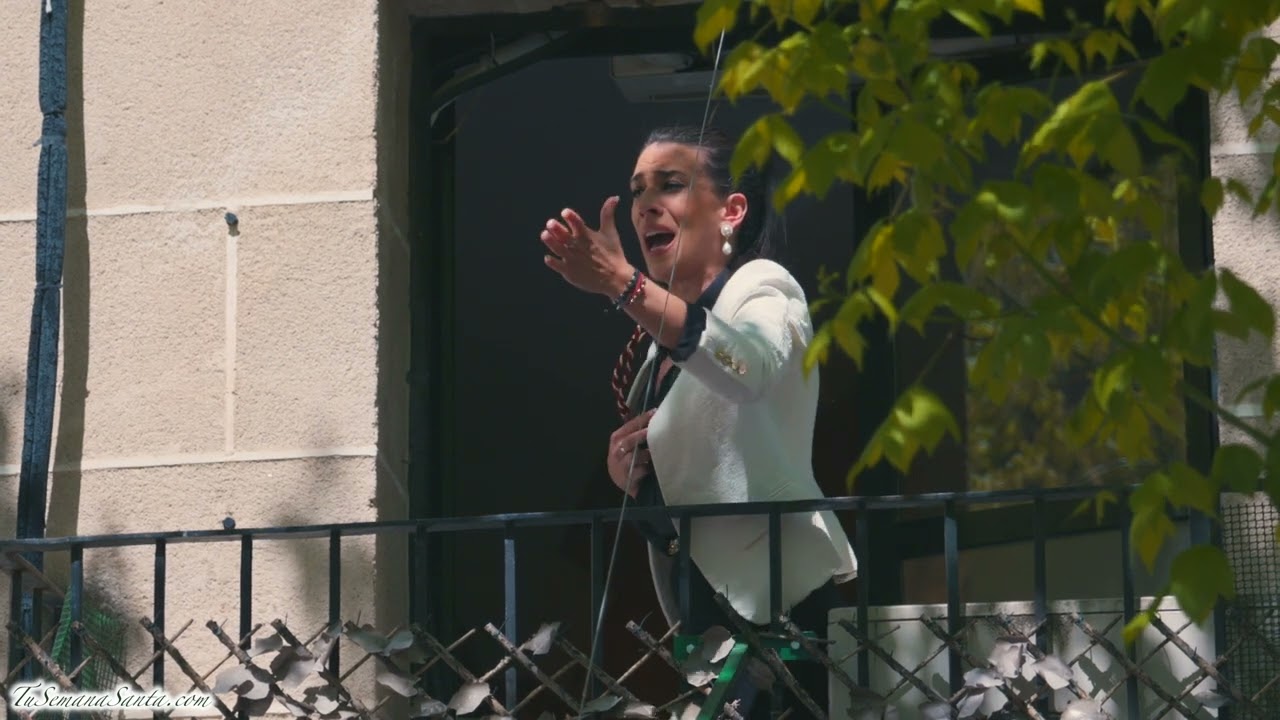 Tamara Alegre le canta una Saeta a la Virgen del Sagrario. Jueves Santo 2023. Cáceres
