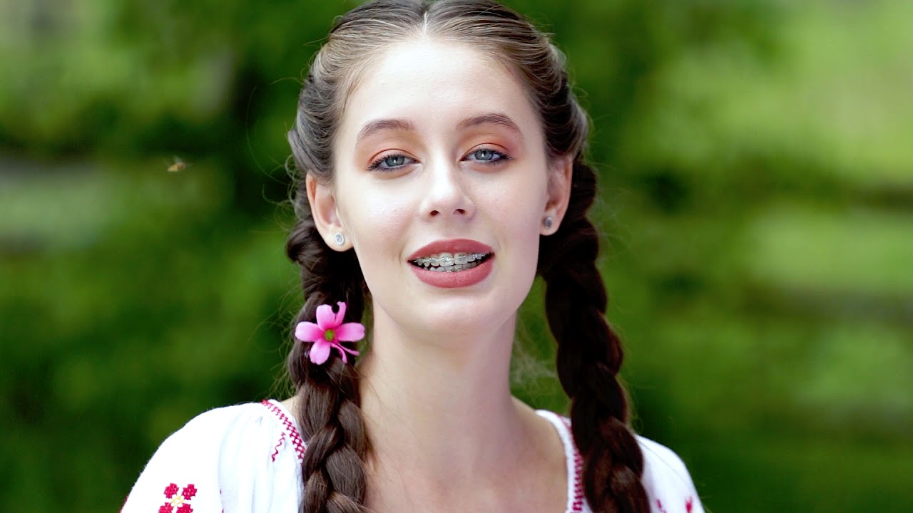 Alexandra Simoiu  - Azi bunicilor le cant