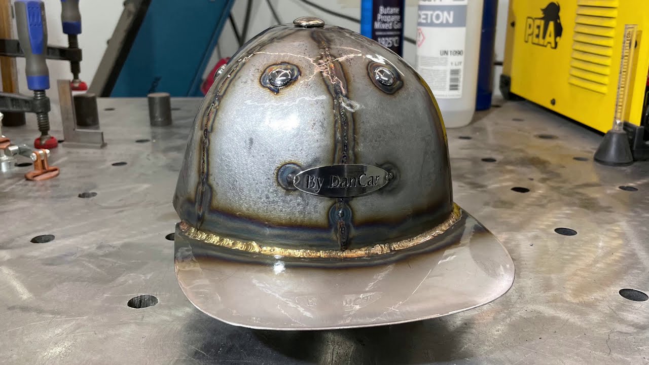 #bydancar Manufactures a cap in sheet metal.