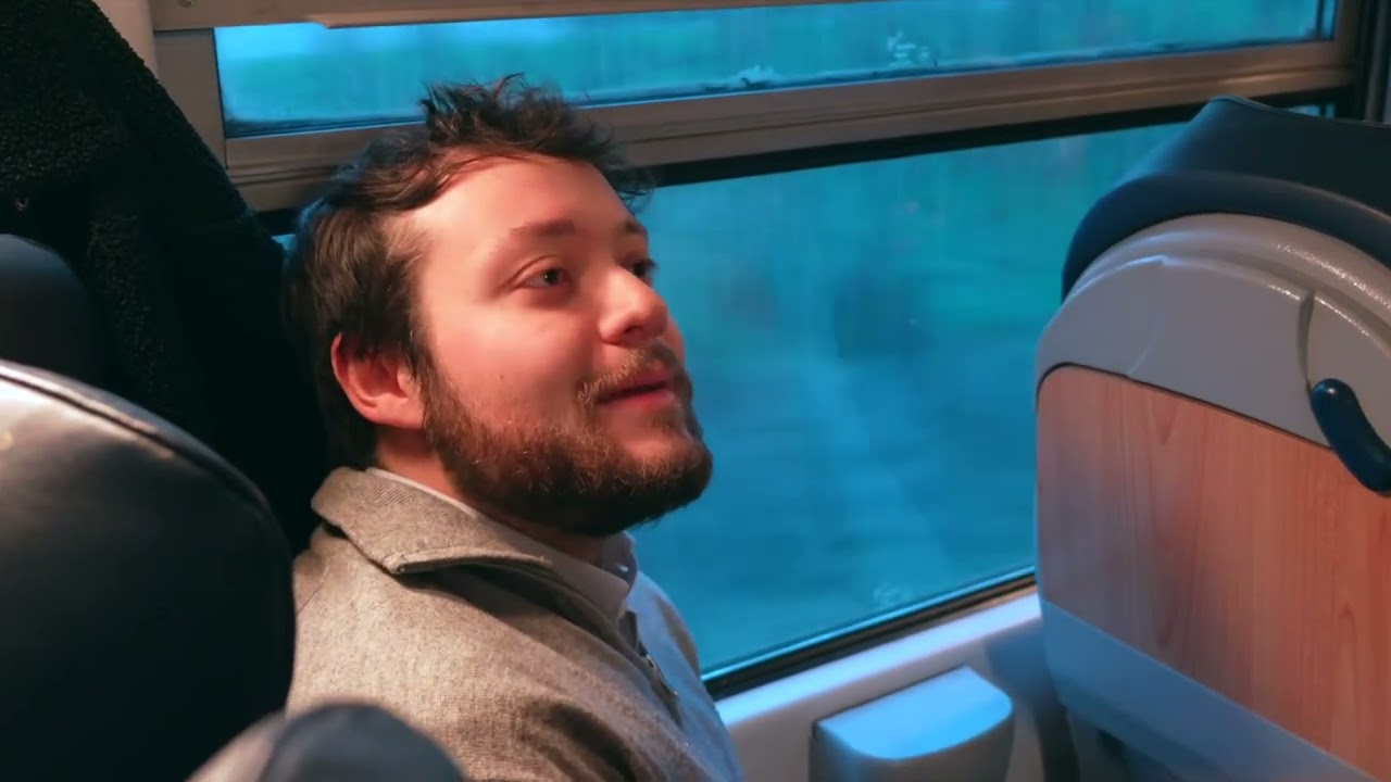 Sul treno con i pendolari Vigevano - Milano | 7/2/2023