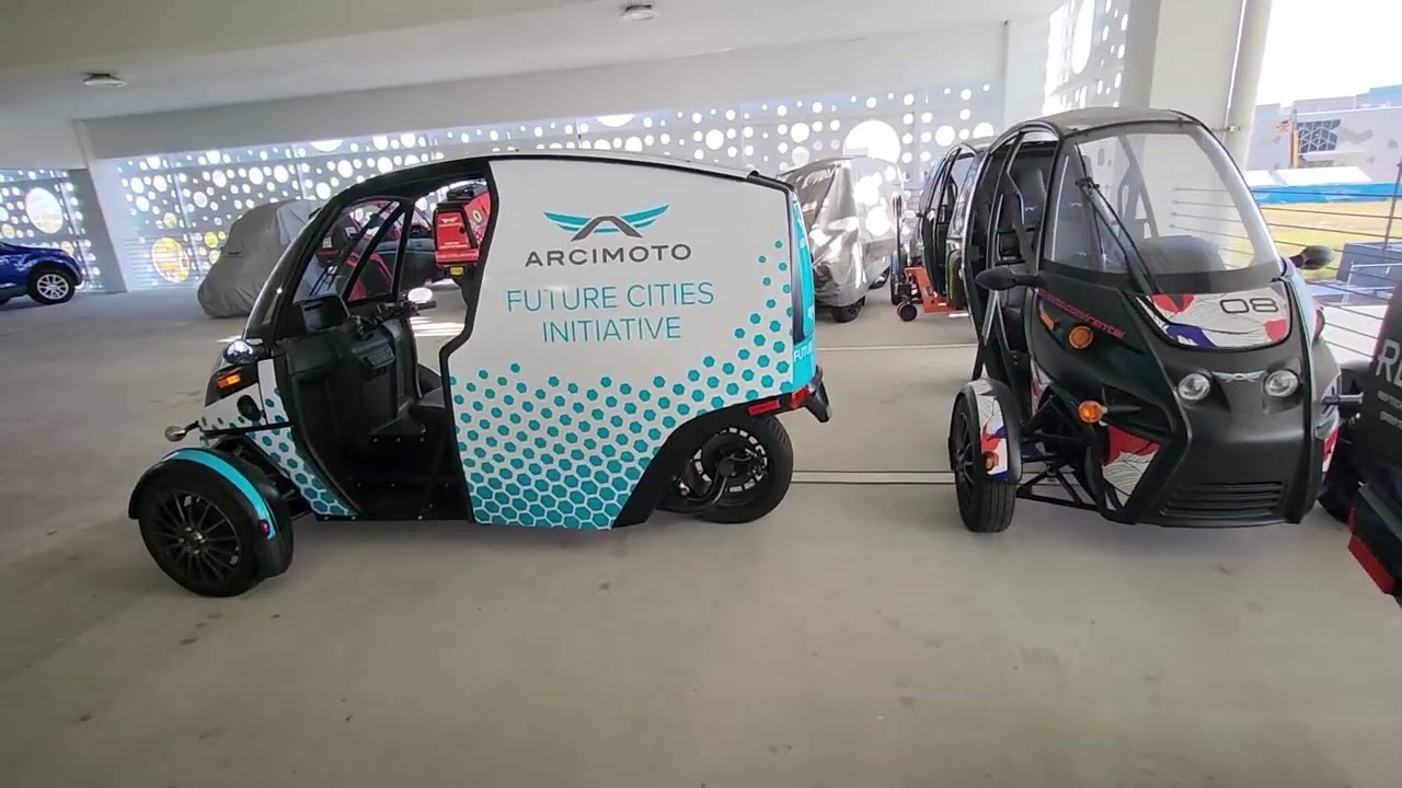 Arcimoto 26 Fun Utility Vehicle Roadster Electric Vehicle EV