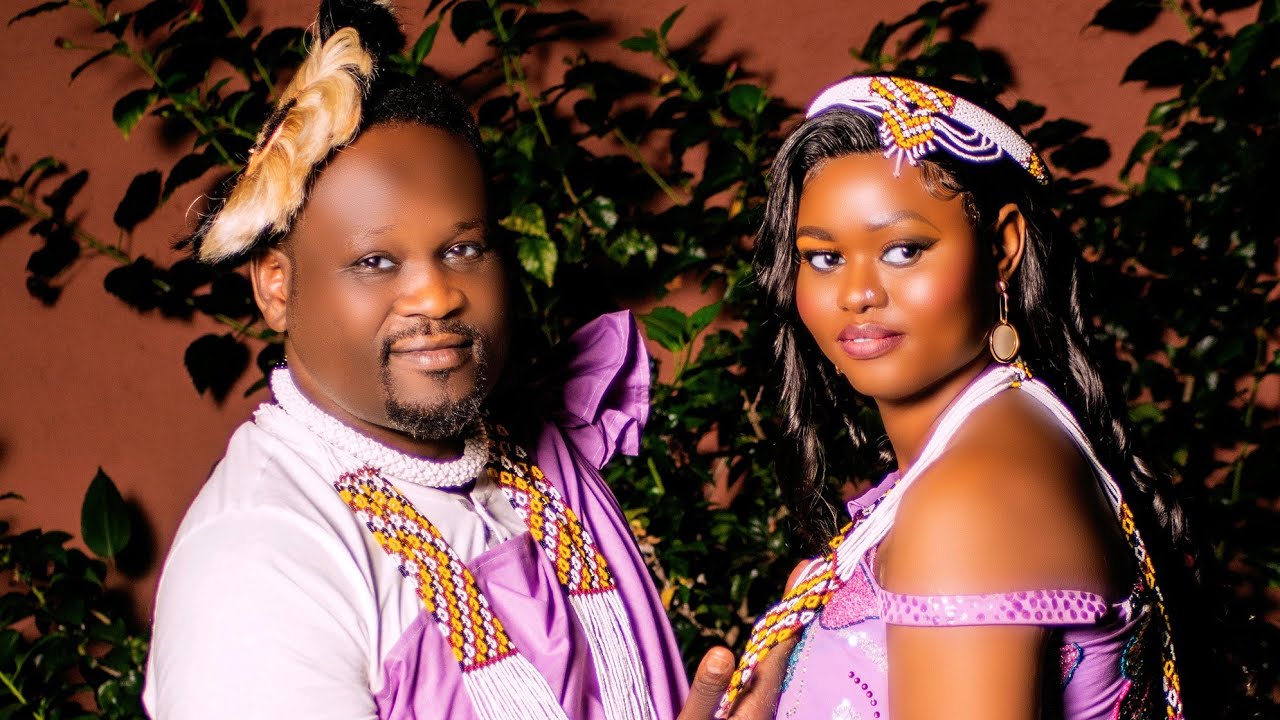 THOMAS ABAN-OPITI AND JULIA TRADITIONAL WEDDING SONG.