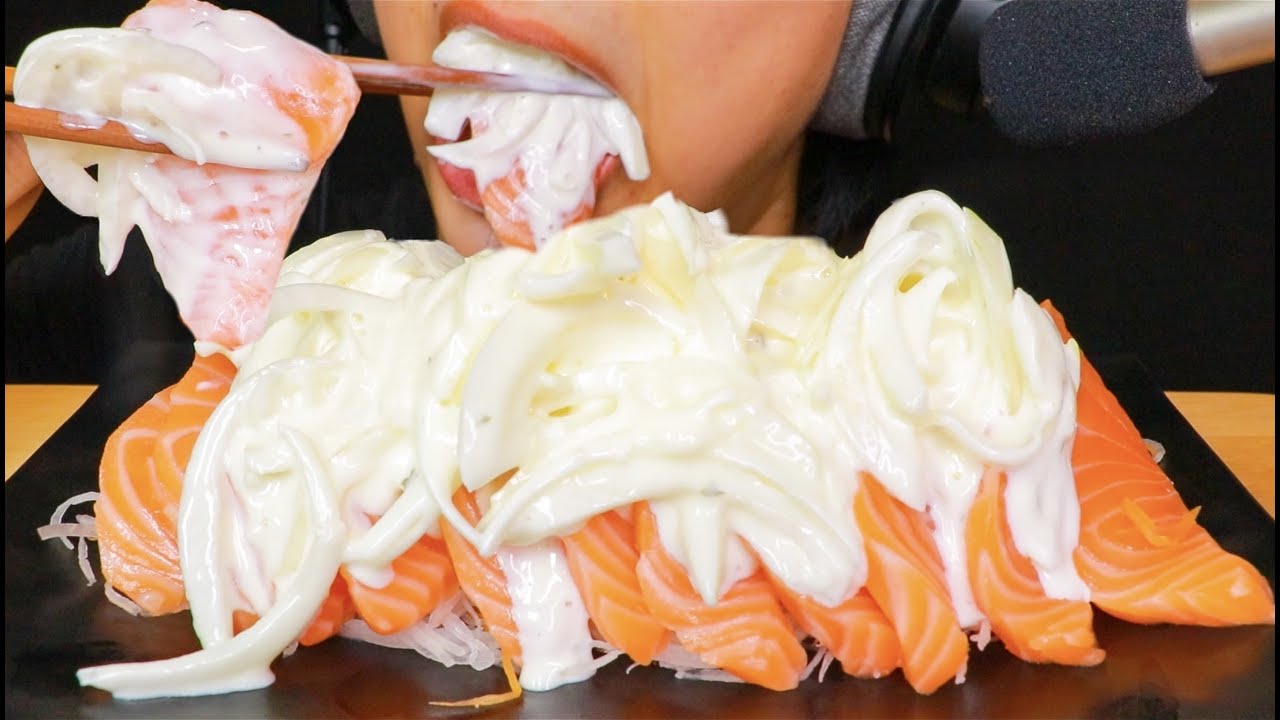 ASMR SALMON SASHIMI WITH ONION SAUCE RECIPE MUKBANG QUNFOHEATS