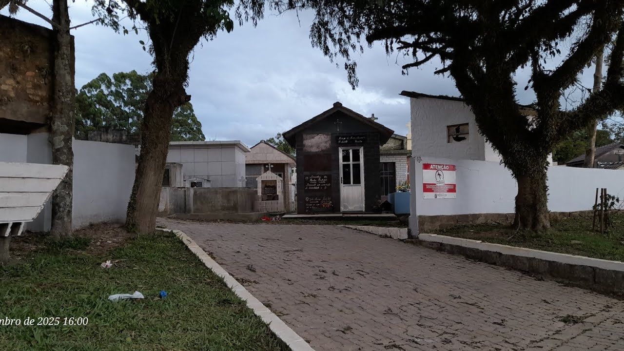 Todo cemitério tem algo que nos impressiona. (VID: 138)