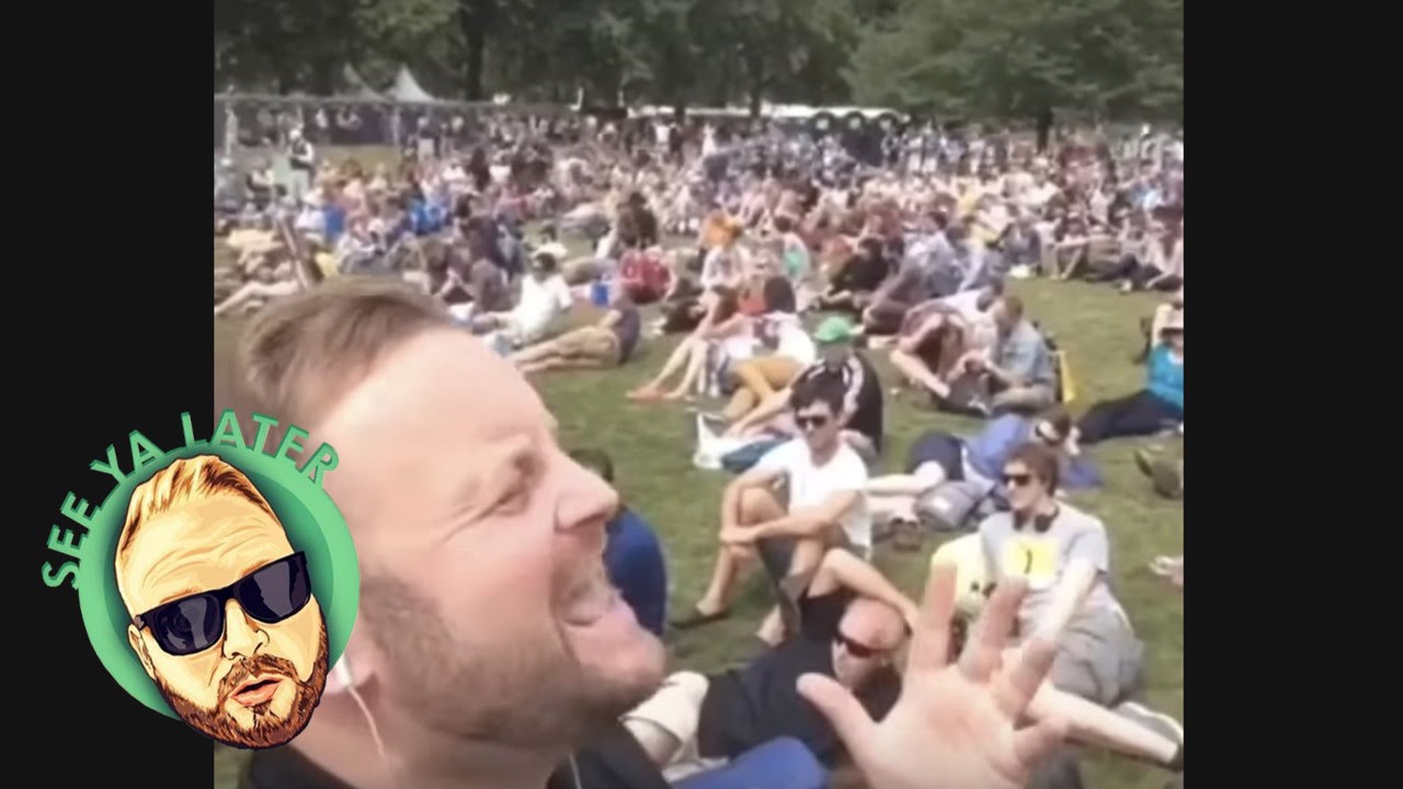 Singing in Public! | Arron Crascall