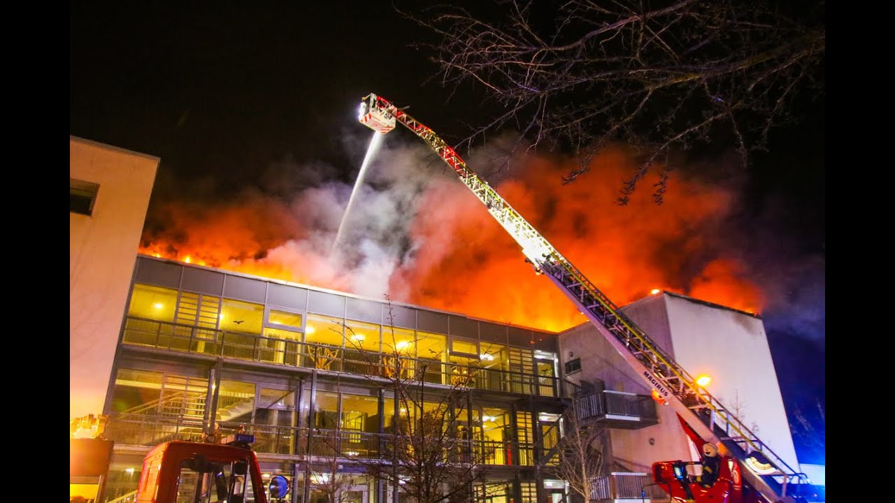 Oberstufenzentrum  in Flammen Hennigsdorf