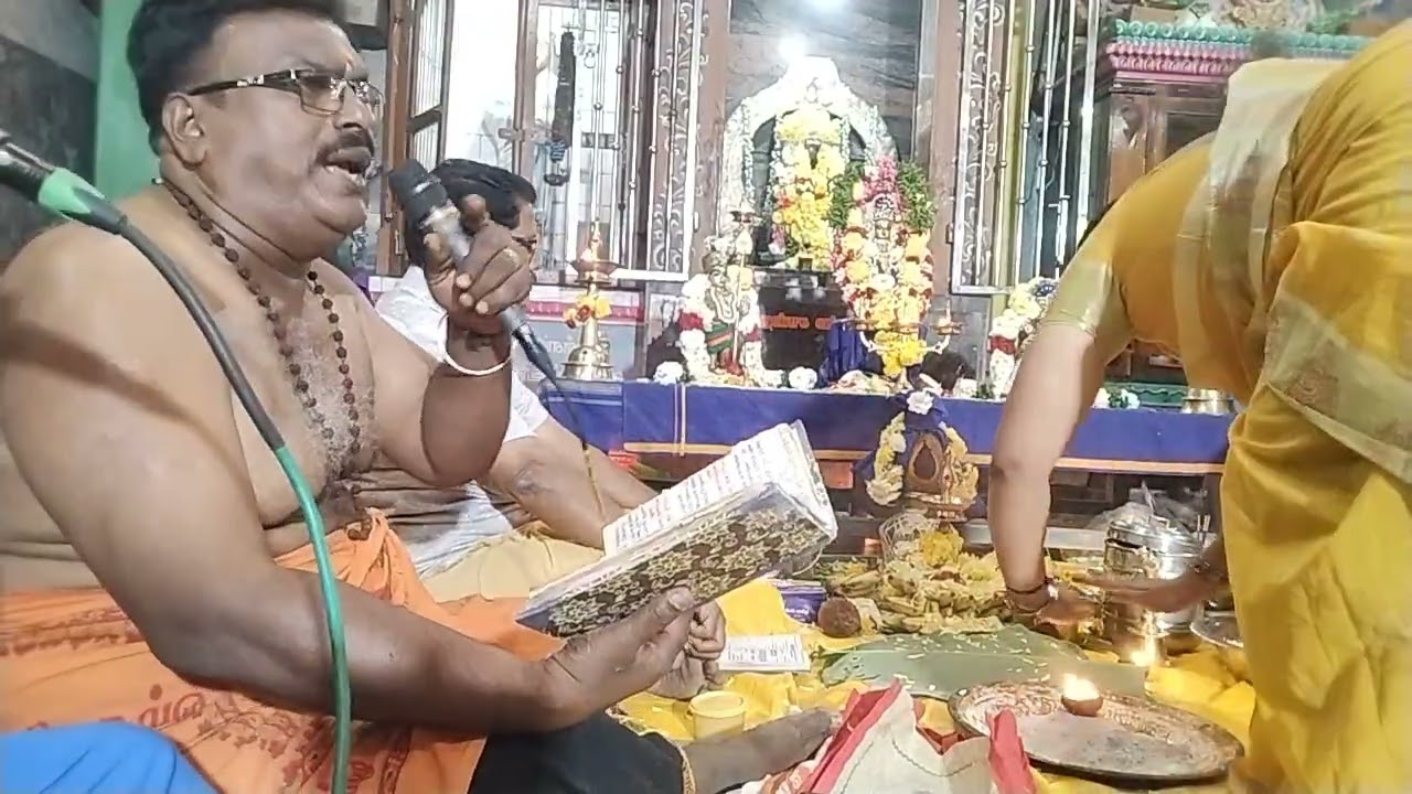 157 வது மாத தை மாத உத்திர பூஜையில் திரு மார்க்க்பந்து குருசாமி அவர்களின் காந்தககுரலில்  ஐயப்ப பாடல் 