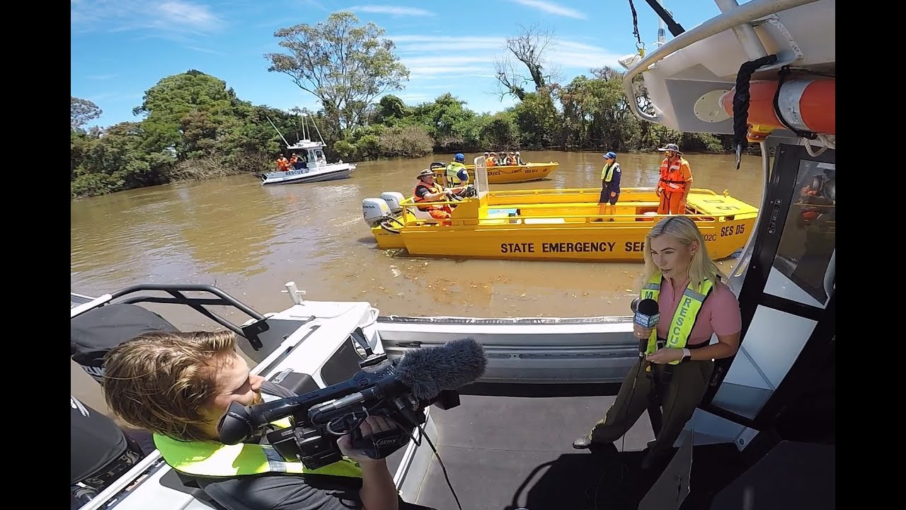 SES and Marine Rescue Assessing the flood Oct 2022