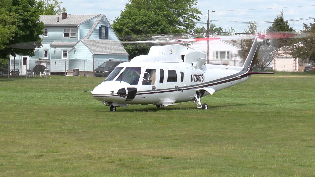 Sikorsky helicopter landing