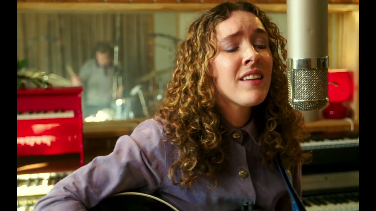 Julia Logan - Moodswings Live Session