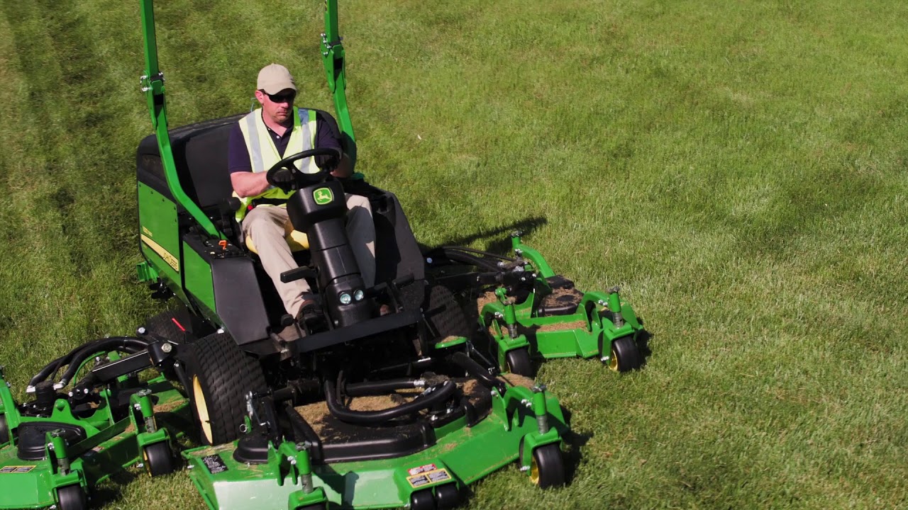 Wide- Area Mower All in a day's work | John Deere 1600 Turbo Series III