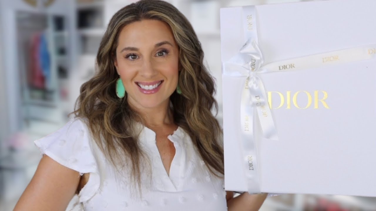 UNBOXING THE MOST BEAUTIFUL DIOR BAG I’VE EVER SEEN!  🤩