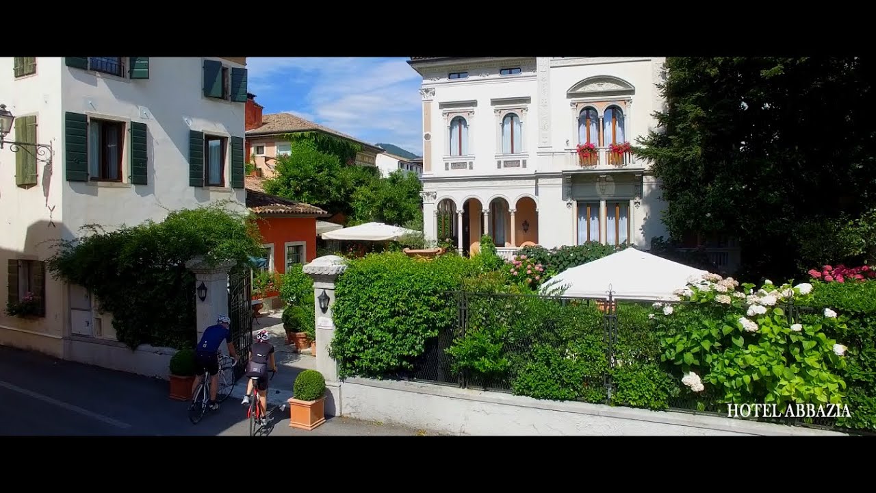 Biking in the Prosecco hills - Hotel Villa Abbazia Relais & Chateaux