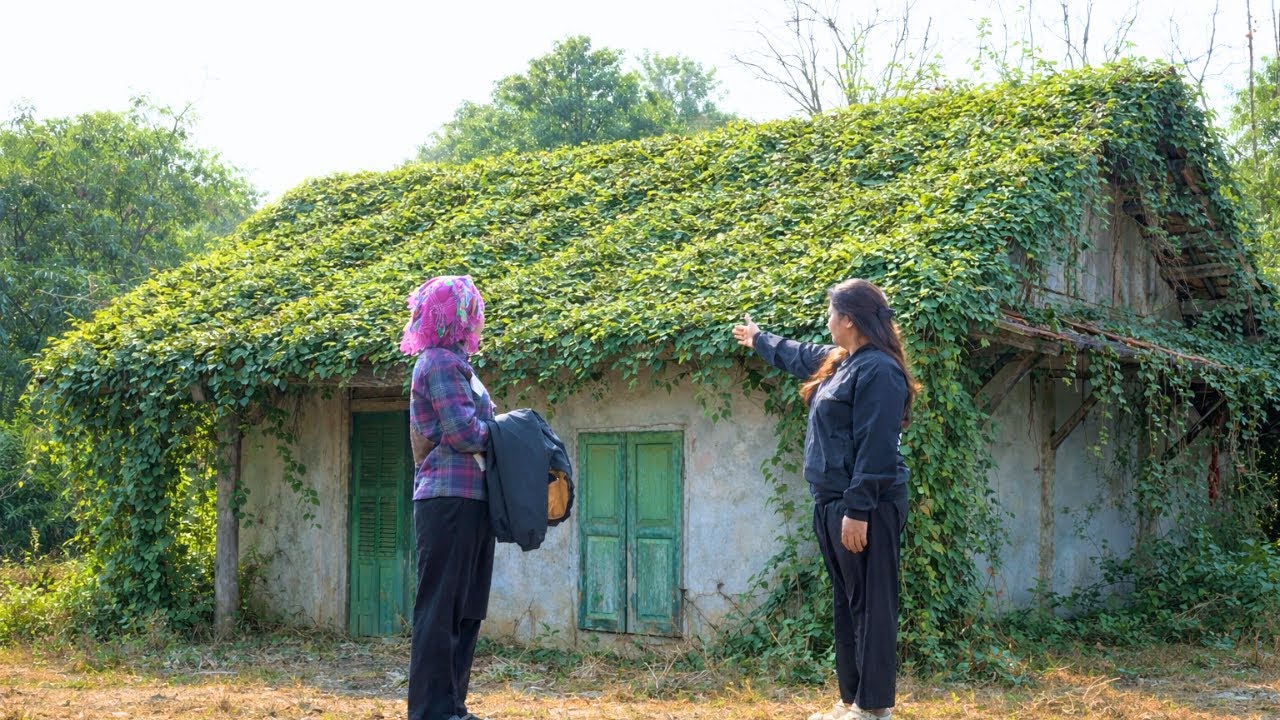 The poor girl met a kind woman who gave her a house and a job