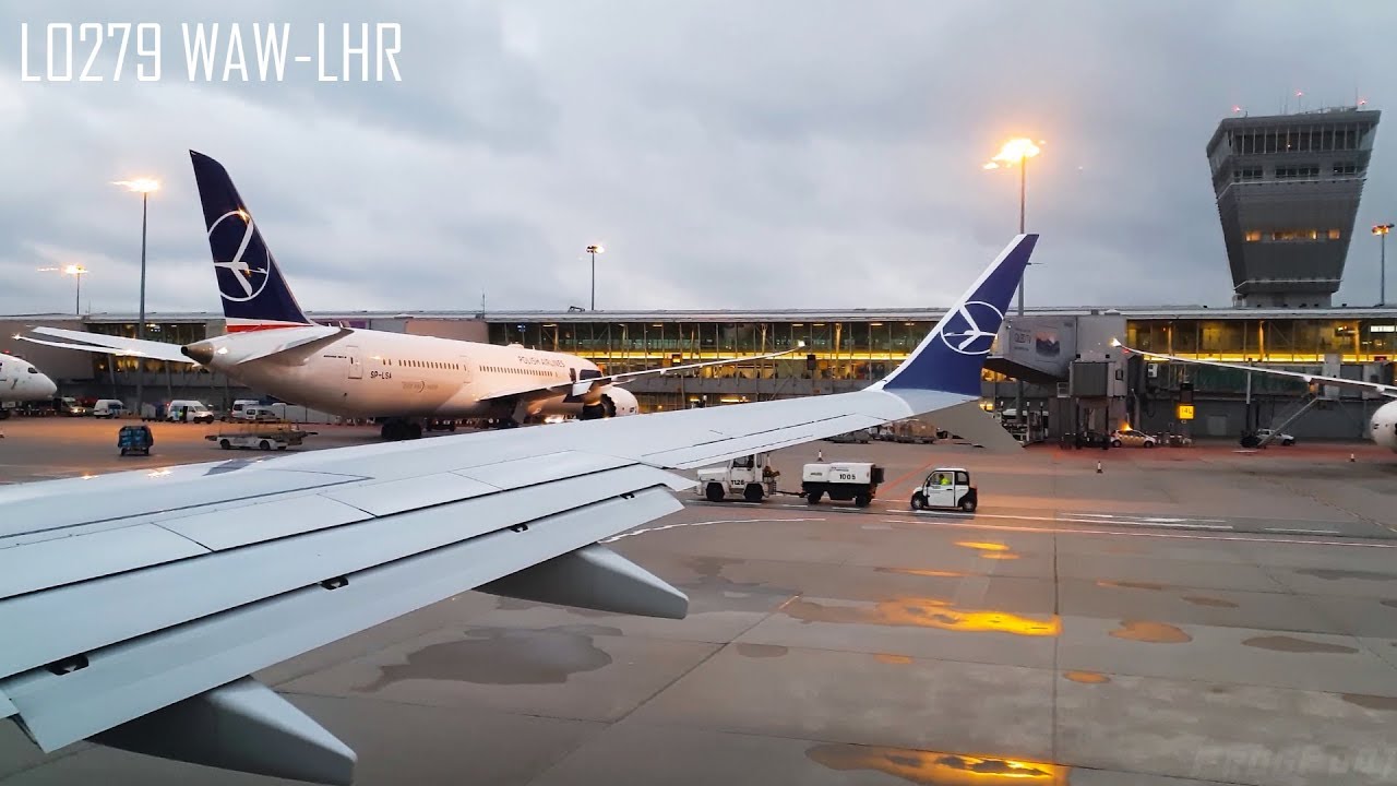 LOT Polish Airlines Boeing 737 MAX 8 departing Warsaw Chopin Airport