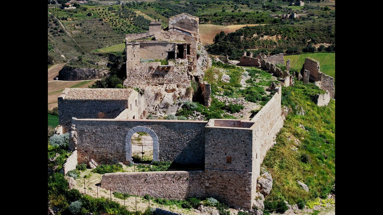 Castello Calatubo Alcamo foto Dji Air 3S